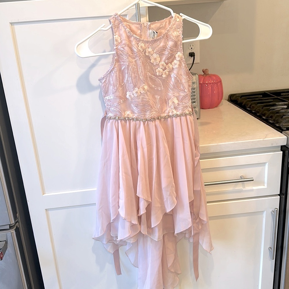 Rare editions dress size 6-8 (approx)